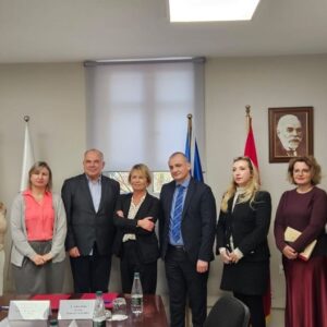 Kontrolli i Lartë i Shtetit nënshkruan marrëveshje bashkëpunimi me Institutin për Demokraci dhe Ndërmjetësim
