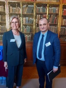 Kryetari i KLSH-së, z. Arben Shehu dhe Presidentja e SAI’t të Austrisë, njëkohësisht Sekretarja e Përgjithshme e INTOSAI’t, znj. Margit Kraker, 15.03.2022