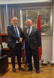 Kryetari i KLSH-së, z. Arben Shehu pret në një vizitë pune Auditorin e Përgjithshëm të Zyrës Shtetërore të Auditimit të Maqedonisë së Veriut, z. Maksim Acevski dhe Këshilltarin e Lartë të SIGMA-s, z. Alastair Swarbrick