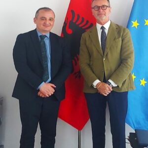 Kryetari i KLSH-së z. Arben Shehu zhvillon një takim me Ambasadorin e Delegacionit të BE-së në Shqipëri z. Silvio Gonzato