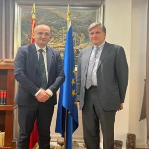 Kryetari i Kontrollit të Lartë të Shtetit z. Arben Shehu priti në një takim Ambasadorin e Prezencës së OSBE në Tiranë z. Michel Tarran