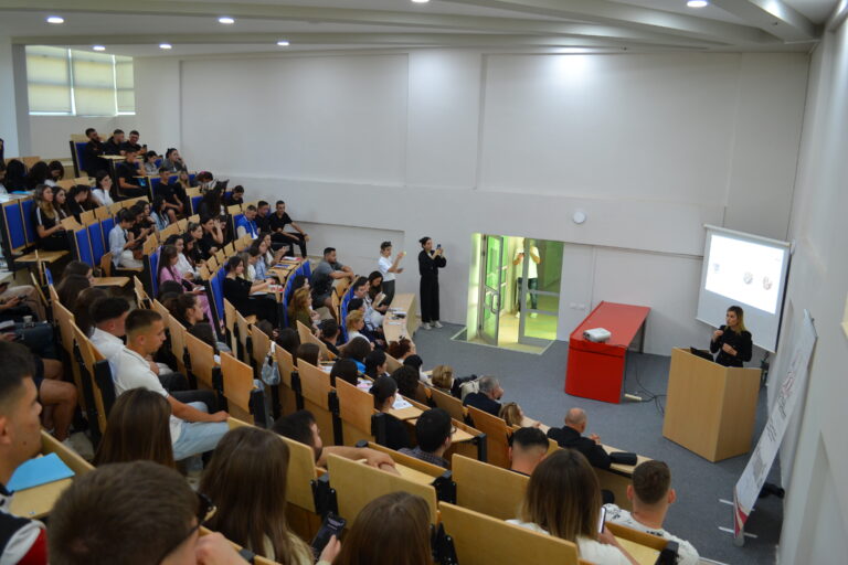 100 vite institucion, KLSH zhvillon një leksion të veçantë me studentët në Universitetin “Ismail Qemali” Vlorë