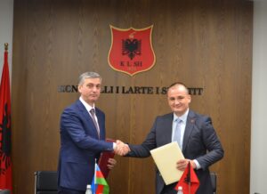 Kryetari i KLSH-së, z. Arben Shehu, nënshkruan Memorandum Mirëkuptimi për bashkëpunim me Kryetarin e Dhomës së Llogarive të Republikës së Azerbajxhanit, z. Vugar Gulmammadov