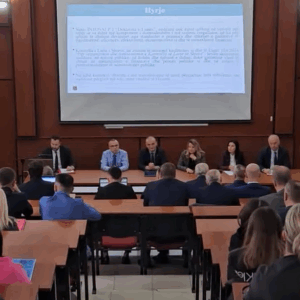 Kontrolli i Lartë i Shtetit zhvillon takim të hapur me studentë dhe pedagogë në Universitetin “Fan Noli” Korçë
