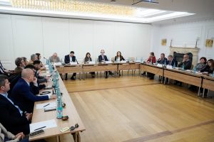 Bashkëpunimi KLSH – Faktoje.al, nis projekti “E vërteta përtej shifrave” për forcimin e ndikimit publik të auditimit