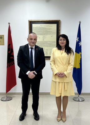 Kryetari i KLSH-së, z. Arben Shehu, zhvillon një takim pune me Auditoren e Përgjithshme të Kosovës, znj. Vlora Spanca