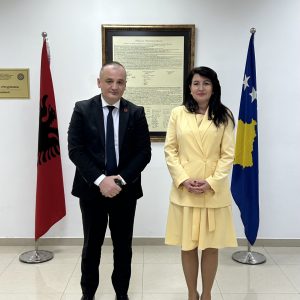 The Chairman of the ALSAI, Mr. Arben Shehu, holds a working meeting with the Auditor General of NAO Kosovo, Ms. Vlora Spanca