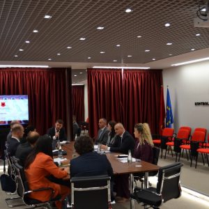 Kryetari i KLSH-së, z. Arben Shehu, pret në takim delegacionin e Komisionit të Venecias