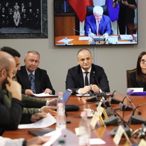 Kryetari i KLSH-së raportoi në Komisionin për Nismat Qytetare, Bashkëpunimin dhe Mbikëqyrjen Institucionale mbi veprimtarinë e institucionit dhe zbatimin e rekomandimeve të Kuvendit
